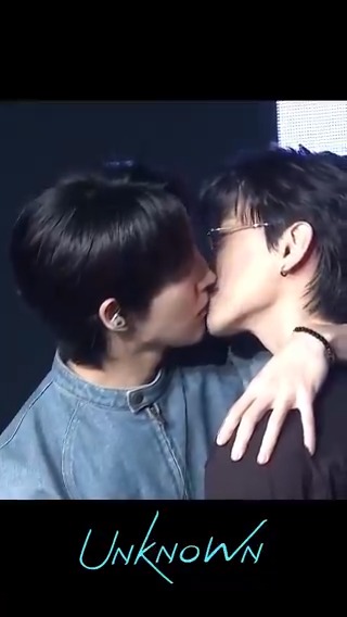 #UnknownFanParty They're so good at kissing each other!!😜 #UnknownTheSeries #ChrisChiu #Xuan #YOUKU #优酷