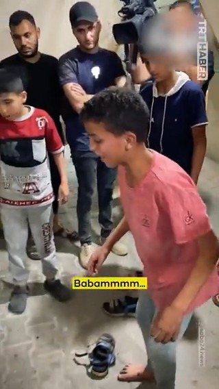 "Kim bu? Babammm...” İsrail’in Refah saldırısında hayatını kaybeden bir Gazzeliyi, oğlu teşhis ederken baygınlık geçirdi.