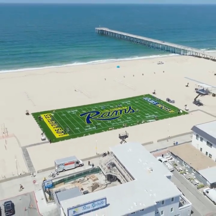 THE #RAMS BUILT A BEAUTIFUL FOOTBALL FIELD ON THE BEACH BY THE HOUSE 🤯🤯🤯