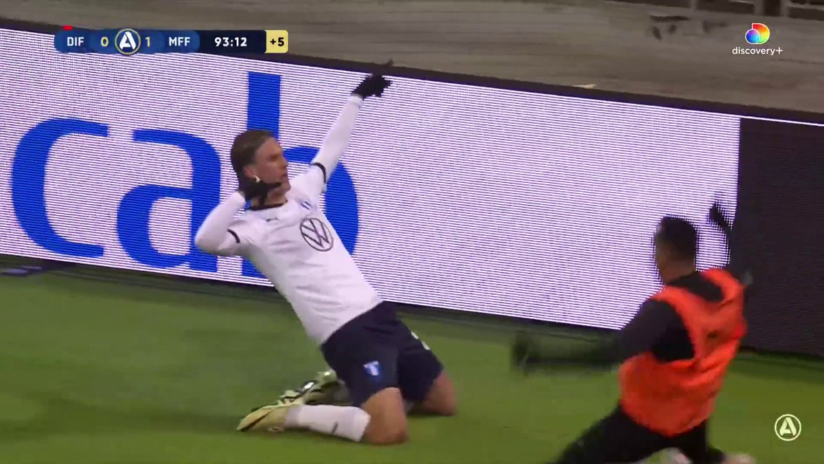 Erik Botheim! Malmö FF tar ledningen mot Djurgården på stopptid 🔵 📲 Se matchen på