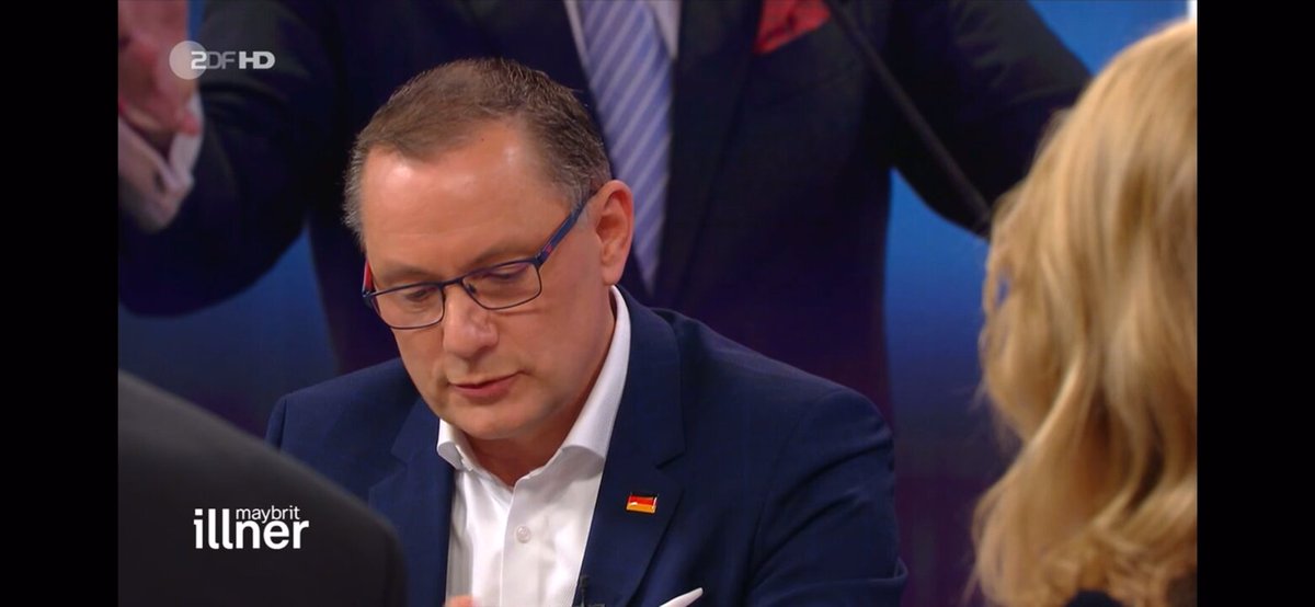 Die hasszerfressene Melanie Amann von der Hamburger Wochenillustrierten DER SPIEGEL hat genau nichts und rattert ihre auswendig gelernten Textbausteine runter - völlig egal was Tino Chrupalla sagt. Mit #Journalismus hat das natürlich nichts zu tun. #Illner