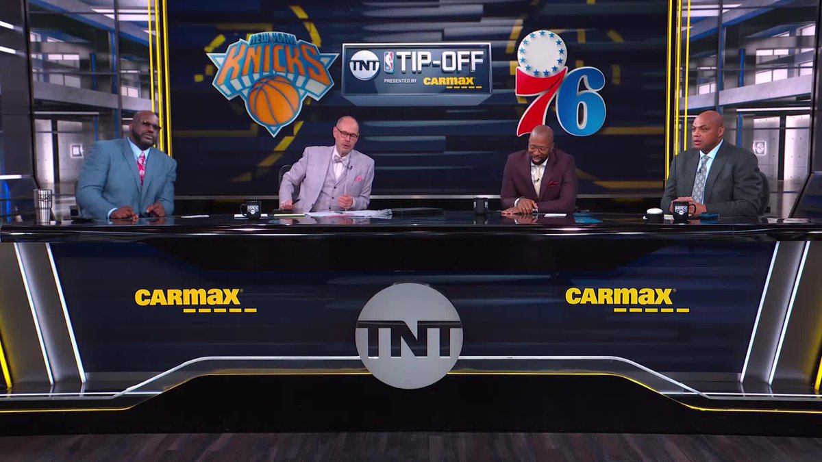 Shaq and Chuck are at it again 😭