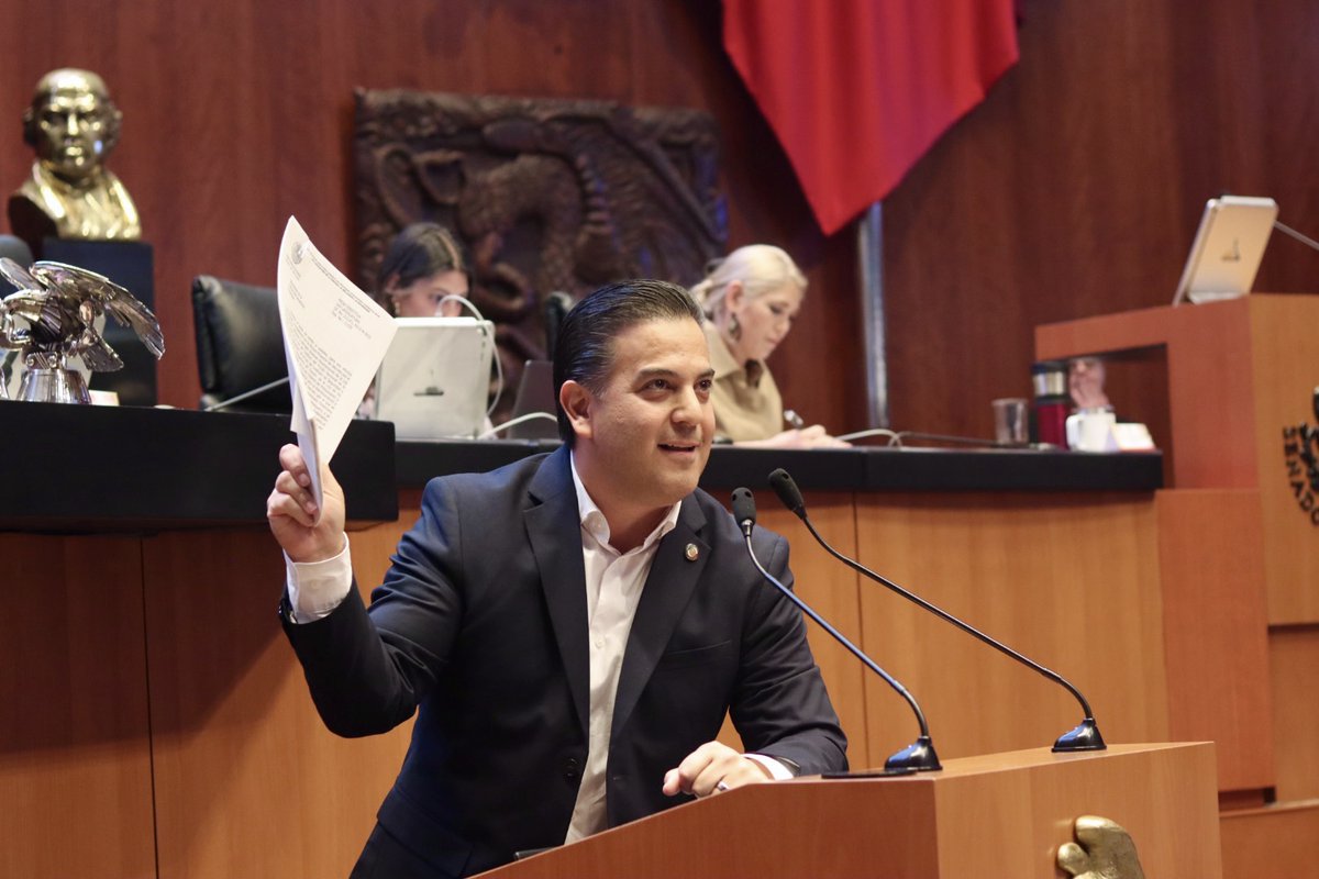 Hoy podríamos garantizar una PENSIÓN DIGNA para los mexicanos… de hecho lo propuso el propio Andrés Manuel … votemos HOY! Pero NO, la reforma que aprobará Morena SOLO busca que el Gobierno se apropie de 40 mil mdp de los trabajadores. Simulación y engaño, no lo permitiremos.
