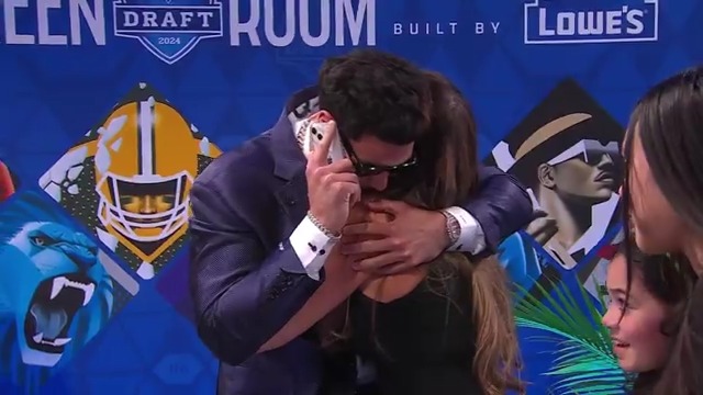 First defender off the board is a Colt. ๐บ #NFLDraft on ESPN/ABC/NFLN