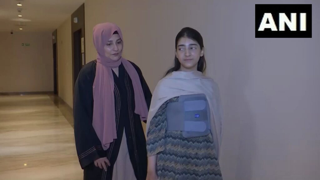 #WATCH | Tamil Nadu: A 19-year-old girl, Ayesha Rashid from Karachi, Pakistan, undergoes a successful heart transplant in Chennai.