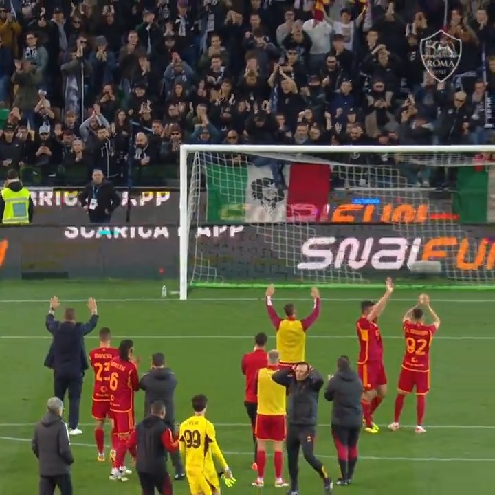 🏟️ Il ringraziamento al pubblico di Udine per la vicinanza e il rispetto dimostrati al nostro Evan Ndicka 👏 #UdineseRoma