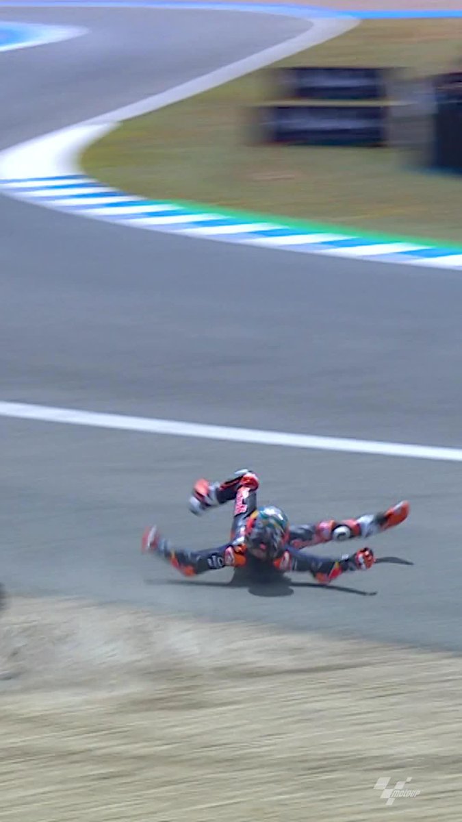 Afternoon woes for the Little Samurai at T2⚠️ A very different Friday compared to last year's for Dani Pedrosa, who will be facing Q1 tomorrow 💥 #SpanishGP 🇪🇸