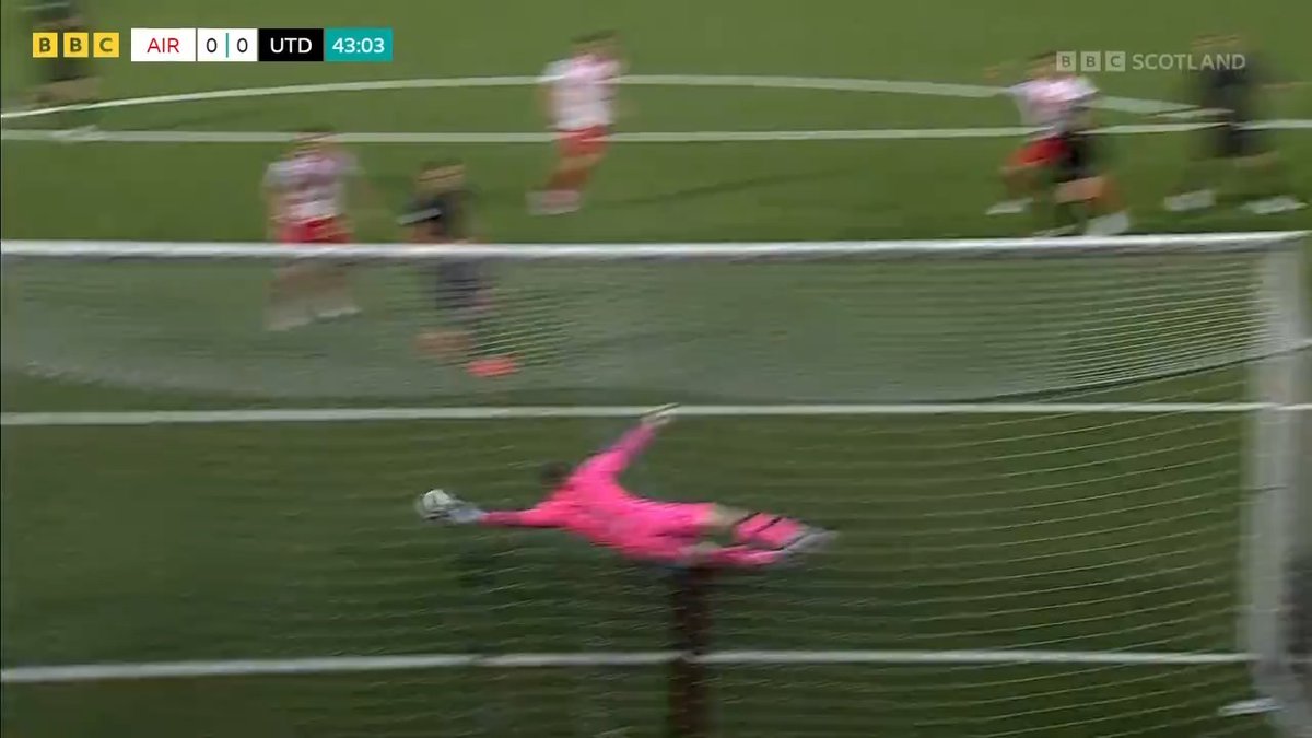 🗣️ 'What a save!' Jack Walton comes to the rescue for Dundee United to keep the first half goalless in Airdrie 🧤 #BBCFootball