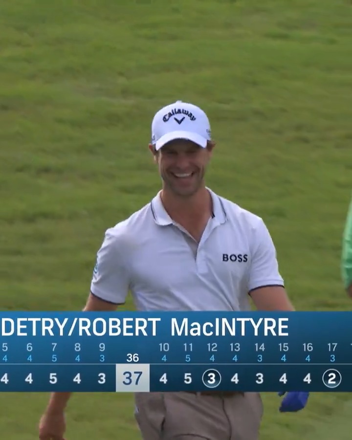 A hole-out worth a big smile 😄 @TomDetry | @Robert1Lefty