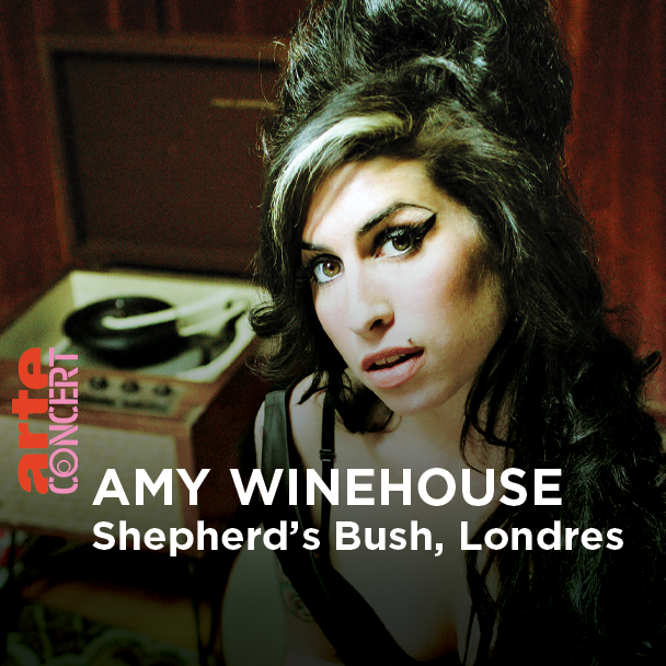 En 2007, quelques mois seulement après la sortie de son second album “Back to Black”, Amy Winehouse se produisait au Shepherd’s Bush Empire de Londres 🖤