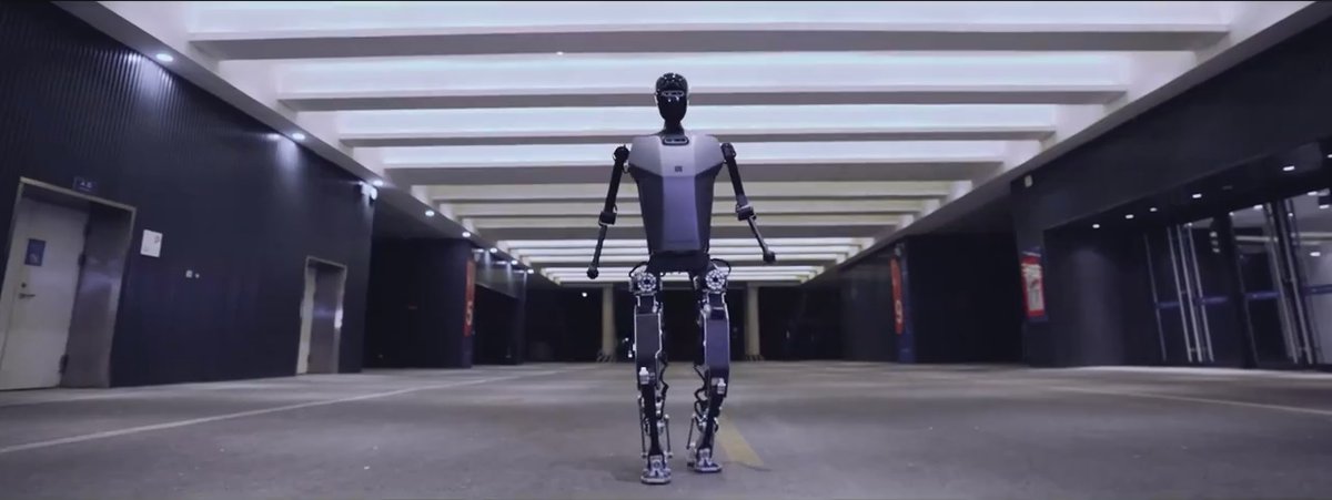 The Beijing Humanoid Robot Innovation Center on Saturday unveiled the world’s first full-size humanoid robot, "Tiangong," which is entirely electrically powered, boasting a running speed of 6km per hour, and is poised for industrial applications. Standing at 1.63 meters tall and weighing 43 kilograms, "Tiangong" is equipped with state-of-the-art sensors, a high-precision Inertial Measurement Unit capable of 550 trillion operations per second, and 3D vision sensors.