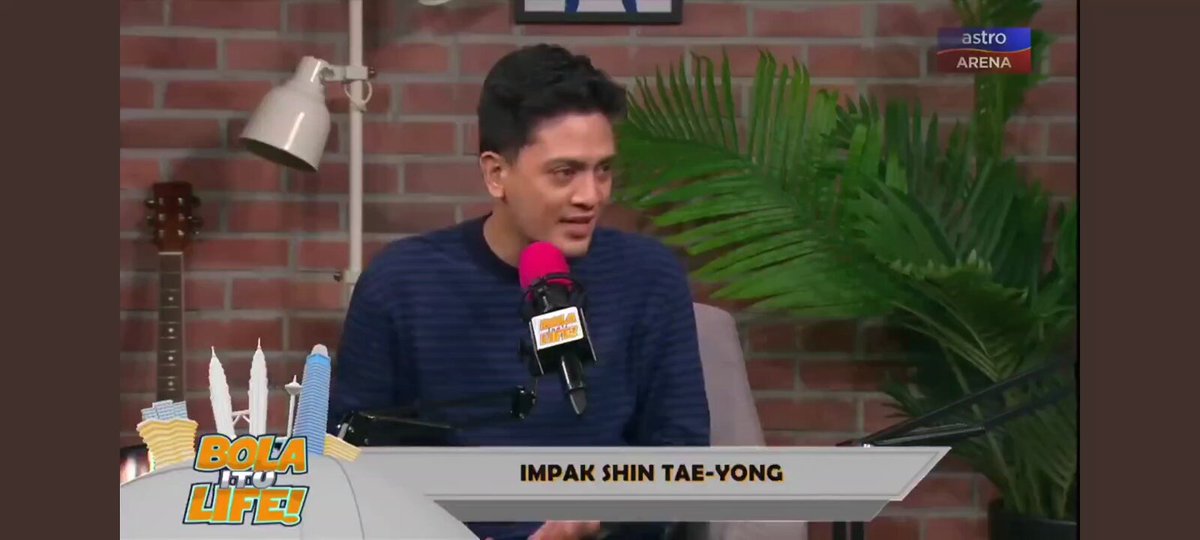 👦: Ada juga yang cakap "Shin Tae-yong hanya hebat jika disuap oleh Erick Thohir" bukankah itu yang perlu 👨: Itu yang kita mau kan! Artinya sebenarnya yang dilakukan federasi dengan memfasilitasi apa yang dibutuhkan STY adalah hal yang memang harus dilakukan.