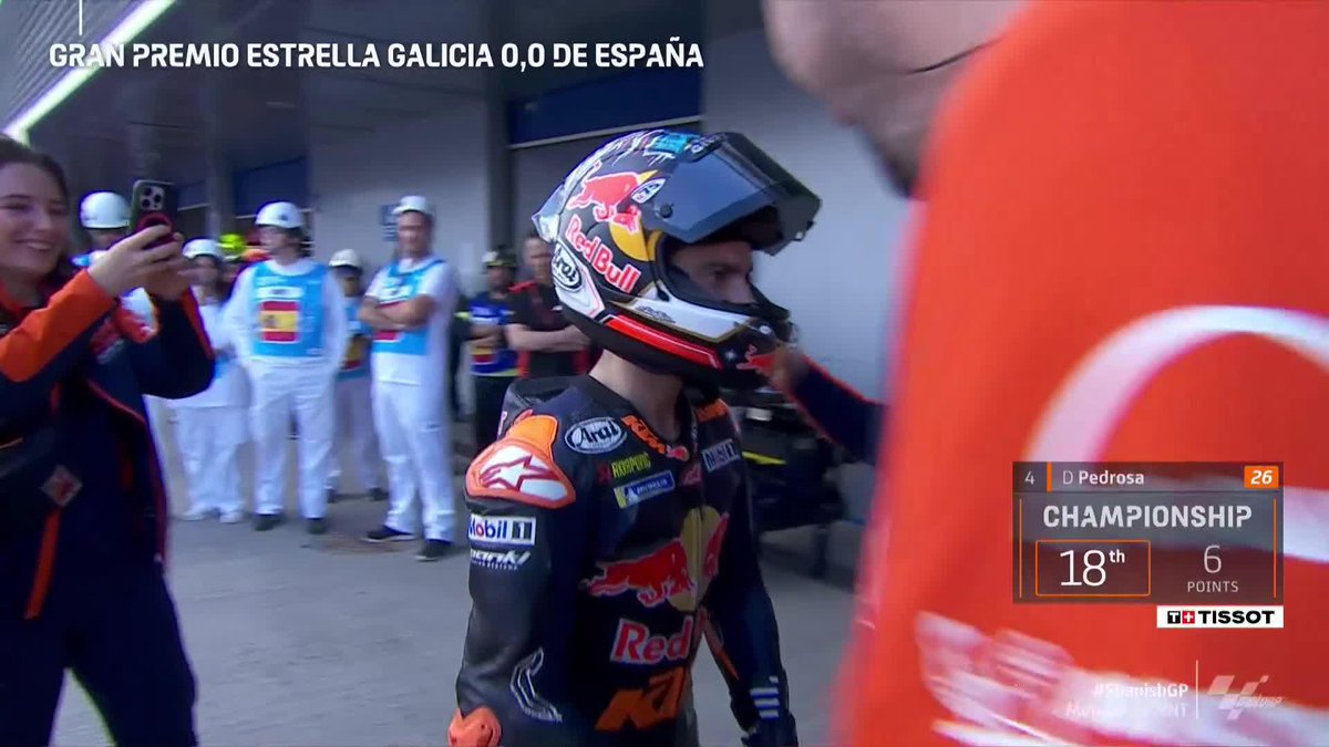 A hero's reception for Dani Pedrosa 🙌🙌 P4 in an absolutely mental #TissotSprint 👏 #SpanishGP 🇪🇸