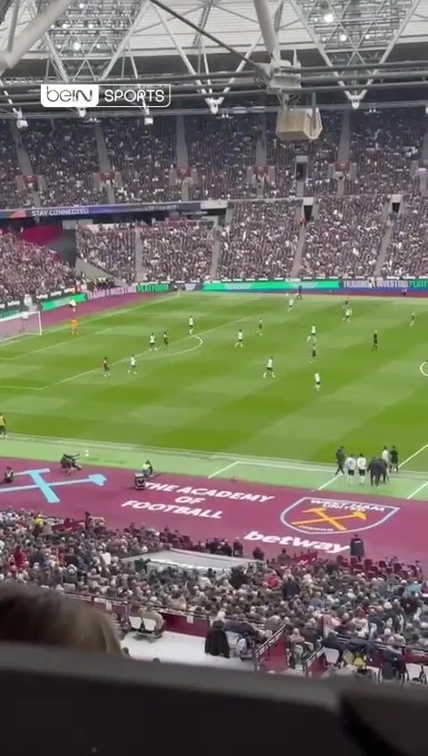 🚨🚨🚨🚨🚨🚨🚨🚨 عااااااااااااااااجل: اللقطة الكاملة من المدرجات لخلاف يورغن كلوب مع محمد صلاح قبل هدف وست هام!!!! 😨😨