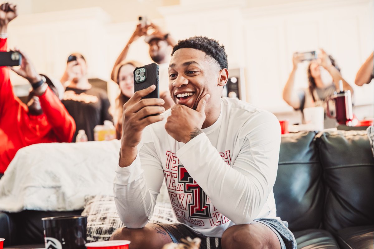 tfw you get the call ๐คฉ๐ Hard work pays off. We're so proud of you, Dadrion_TaylorD! ๐ #WreckEm | #NFLDraft
