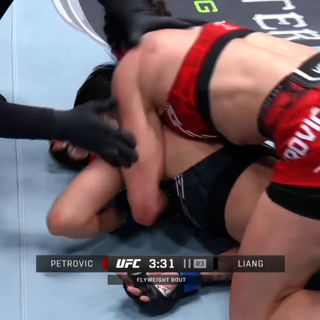 First UFC win ✅ Ivana Petrovic completes the submission for the victory at #UFCVegas91