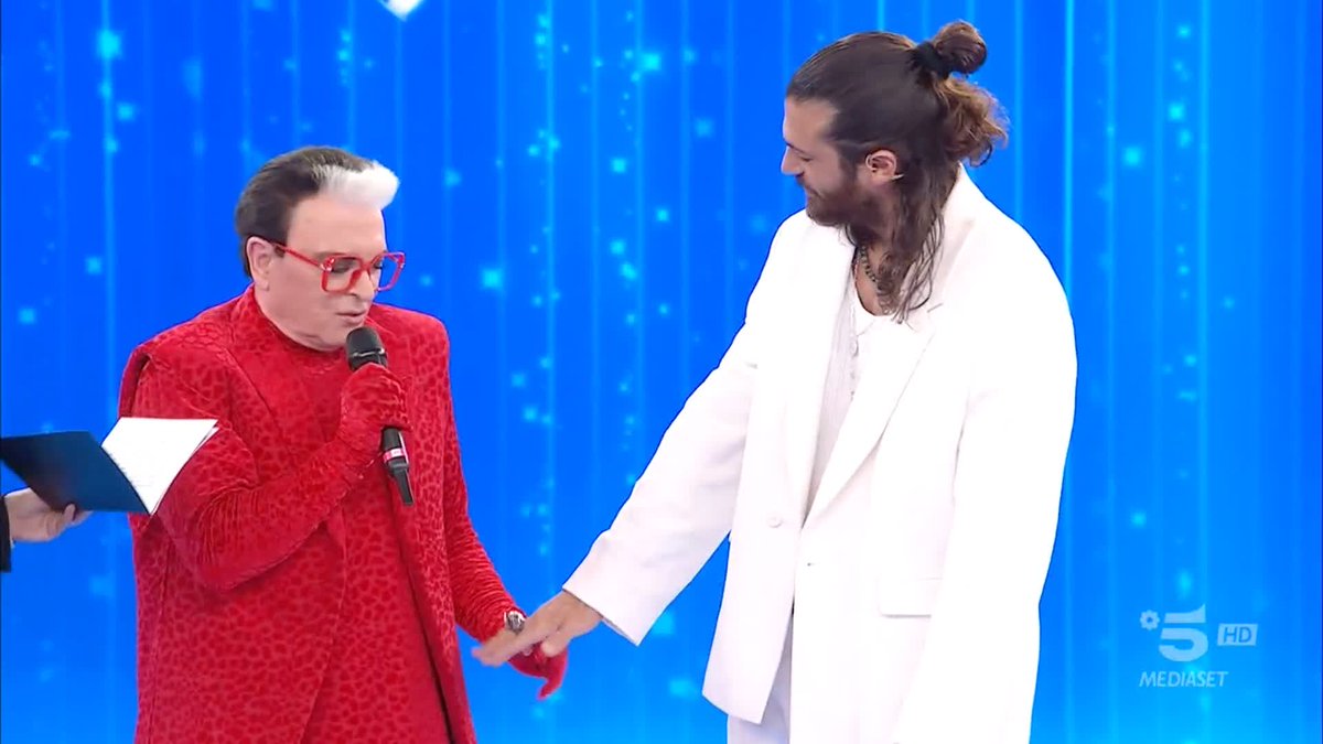 La seconda stagione di Viola Come Il Mare da venerdì 3 maggio in prima serata su #Canale5, le prime tre puntate sono disponibili ORA gratis e in anteprima assoluta solo su Mediaset Infinity! #Amici23