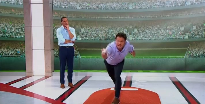 Pitchers, listen up! 🗣️ Jake Peavy breaks down the importance of pitchers getting extension and finishing out in front.