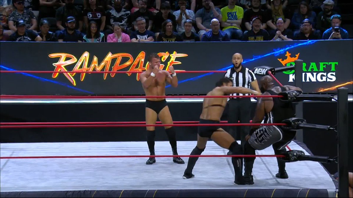 Katsuyori Shibata beating down Shane Taylor while Daniel Garcia does his dance in the back. 😂