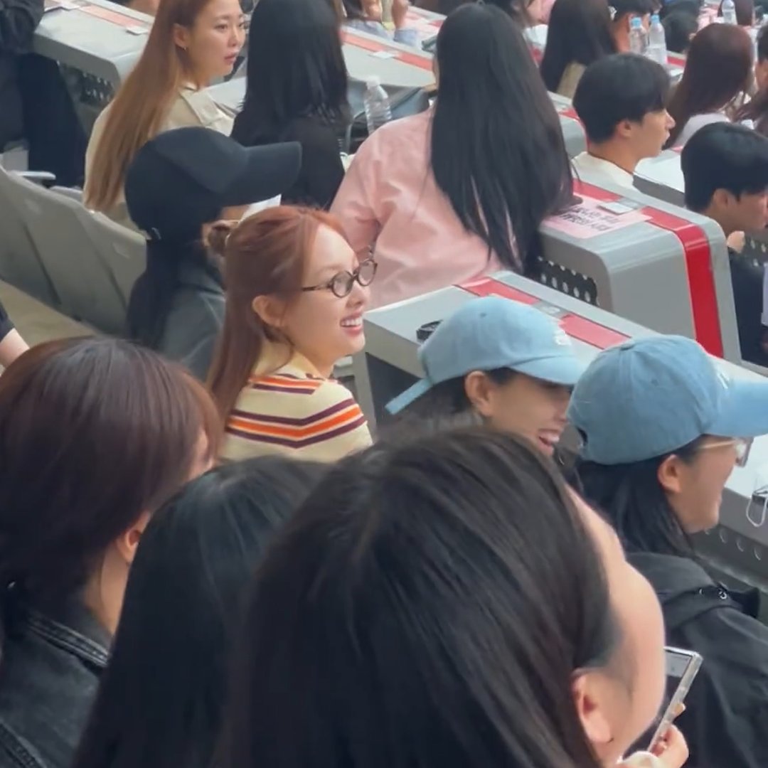 Nayeon, Jeongyeon, Jihyo, and Mina at SEVENTEEN's concert in Seoul yesterday!