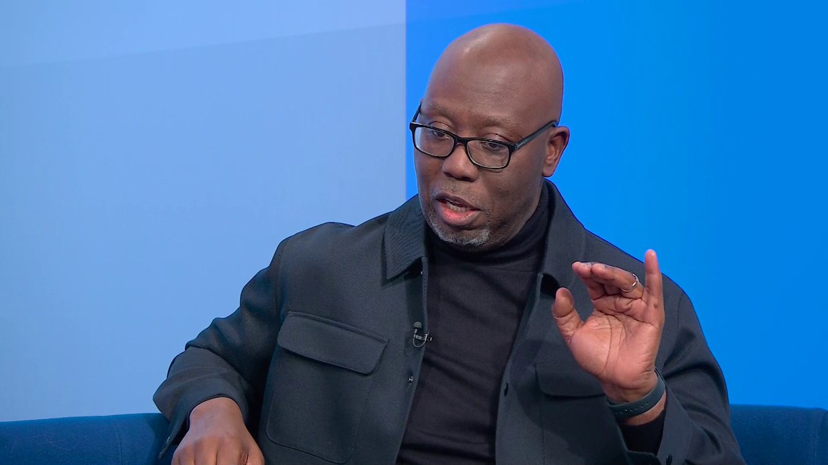 🗣 "It doesn't deserve this kind of ending." The Super Sunday Matchday panel discuss the pitchside incident between Jurgen Klopp and Mohamed Salah 🔴👀