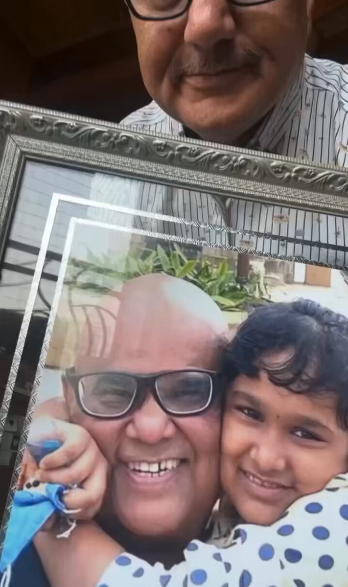 मेरे दोस्त सतीश के घर जाकर शशि और उनकी बेटी (मेरी भी) वंशिका से मिलना हम तीनों को अच्छा लगता है।बातों और चाय पानी के अलावा वंशिका के साथ एक रील भी बनाना हम दोनों की पर्सनल रूटीन है।आप भी देखिए।आपको भी अच्छा लगेगा।❤️