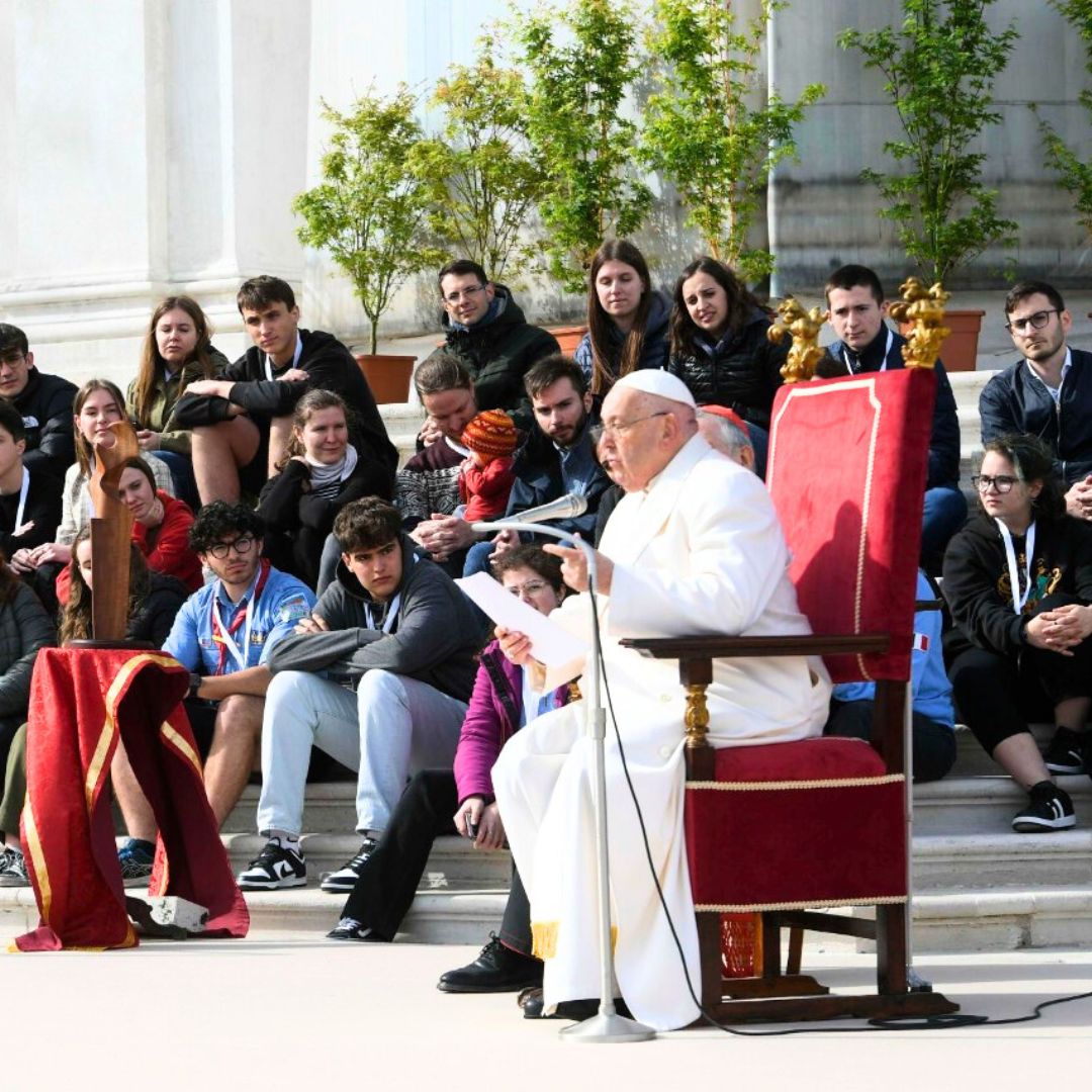 “Turn off the TV and open the Gospel. Set aside your smartphone and encounter people!” During his visit to Venice, Pope Francis urges young people to help others instead of complaining about being alone or misunderstood.