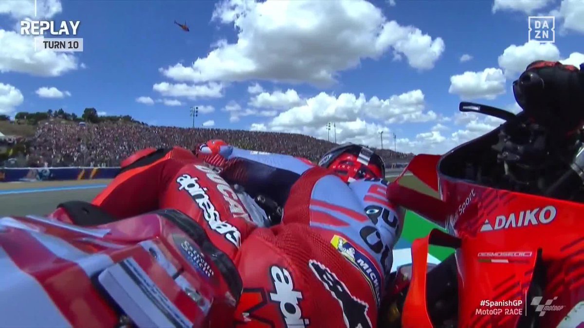 ¡CARA A CARA BESTIAL ENTRE MARC MÁRQUEZ Y PECCO BAGNAIA! ¡Qué pasada! Aquí no cede nadie 🔥🔥🔥🔥🔥 #SpanishGP 🇪🇸 #MotoGP 🏁