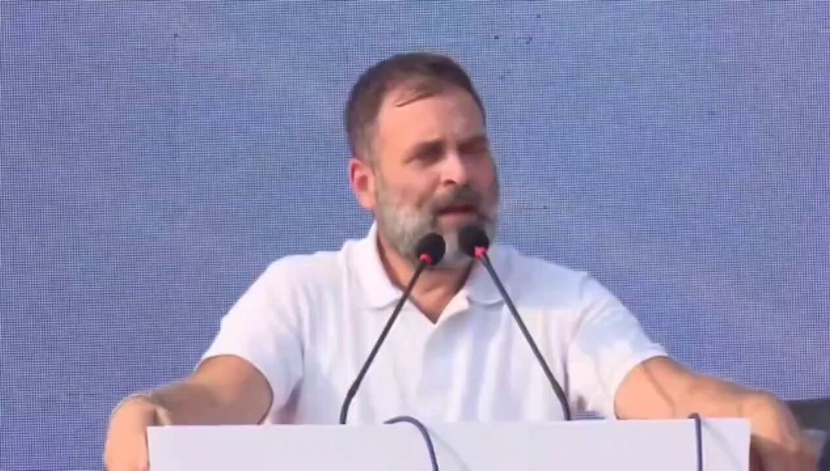 Rahul Gandhi was talking about sons of Adani &amp; Ambani today. Someone from the crowd shouted ‘What about Amit Shah's son’? RG: Woh alag level ka aadmi hai, he doesn't know anything about cricket yet he is sitting in place of Tendulkar Next level roasting by Rahul Gandhi 😂🔥