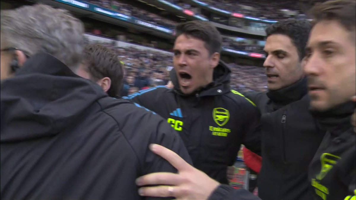ANGEEEEEEEE ARE YOU LISTENING TO THE SONGGGGG THAT WERE SINGING WE’RE 20 IN FRONT YOU FAT AUSSIE CUNT WALKING IN A MIKEL WONDERLAND