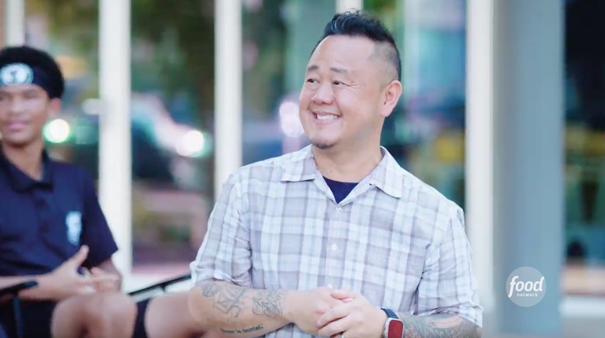.Mayor Guy Fieri is cutting to the chase: It's time for the Bite Club to head to Clarksville, Tennessee to find the #BestBiteInTown! 🤠 Tune in to a new episode with Noah Cappe, Jet Tila + tiffani faison on Friday @ 9|8c!