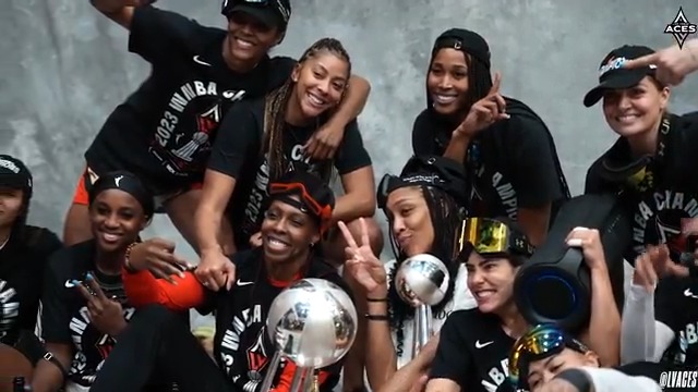 Blessed to have competed against you. Blessed to have had you in an Aces uniform. And most of all, blessed to have witnessed your greatness. "There's only one Candace Parker. One of one." — Becky Hammon Thank you, Cand𝗮𝗰𝗲.