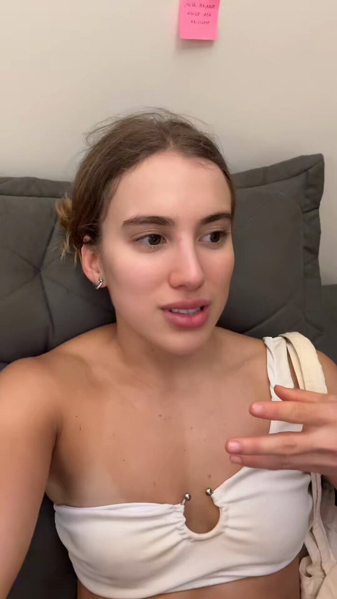 Fiquei com dó da Manu Cit aqui pq ela não entendeu o que aconteceu com ela. Ainda tem um monte de gente no Instagram colocando a culpa nela, bizarro