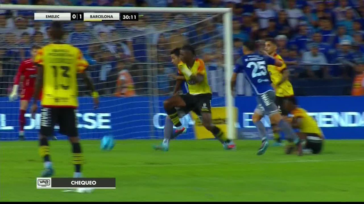 Para mí eso es penal.