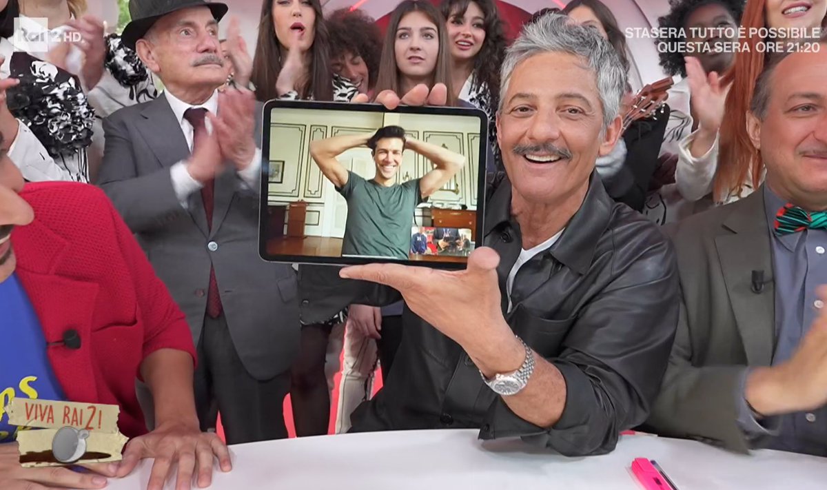 Iniziamo a riscaldarci🕺 in previsione della prima serata di stasera su Rai1 con #VivaLaDanza: a #VivaRai2 ci dà il buongiorno il grande Roberto Bolle🤩 fiorello RaiPlay
