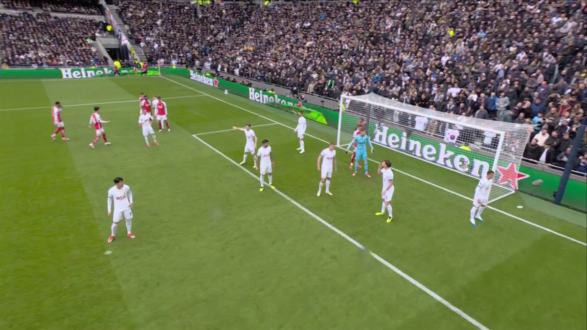"You're passing ownership from the referee to the VAR" 🗣 Should Arsenal's third goal against Spurs have been called off for a foul? ❌