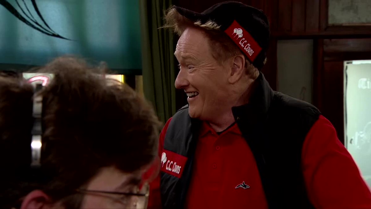 Níl ach lá amháin fágtha go bhfeicfidh sibh radharc Chonan O'Brien ar Ros na Rún! Only 1 days left until you'll see Conan O'Briens scene in Ros na Rún! Team Coco TG4 #ConanOBrienMustGo #ConanOBrienRosnaRún