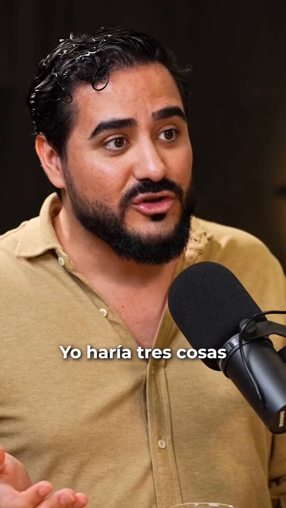 Éste se cree Bukele y al loro que está formando partido político para las europeas.