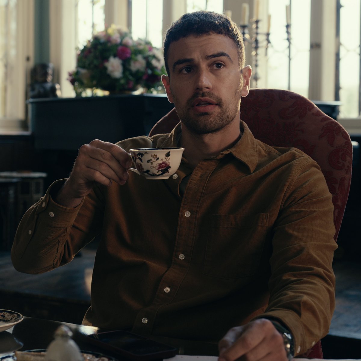He didn't ask for any of this. Theo James is Eddie Halstead in The Gentlemen. Watch now on Netflix.
