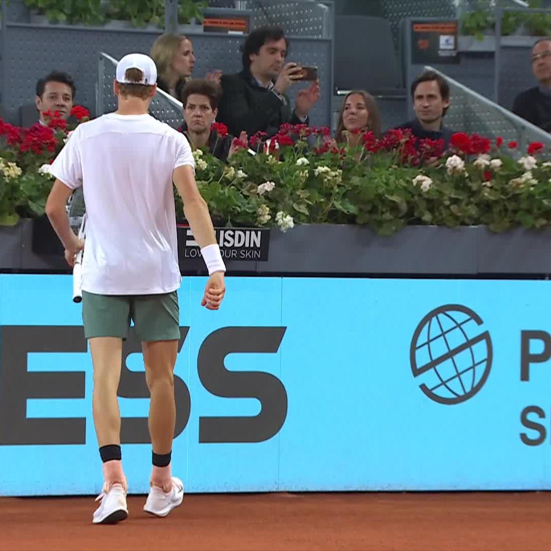 Delicate touch from the top seed 🪶 Jannik Sinner #MMOPEN