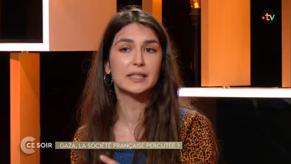 "Est-ce que vous condamnez les massacres à Gaza ? Les 34000 morts ? La famine à Gaza ? Et le fait qu'on ait retrouvé cette semaine des corps dans des fosses communes ?" Ariane Anemoyannis Militante Révolution Permanente #CCeSoir ➡️ 🎧en podcast