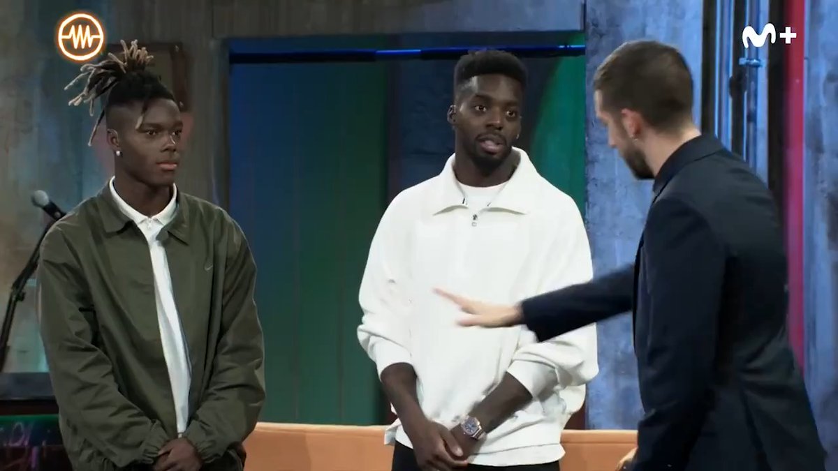 🎙 Iñaki Williams, sobre su hermano: "Nuestros padres... a mí me hicieron por necesidad pero a él por gusto. Mira qué cara tiene" 😂 [📹 La Resistencia por M+]