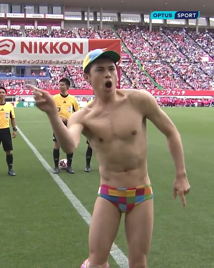 The J.League remains undefeated when it comes to pre-match entertainment 😂 #JLeague