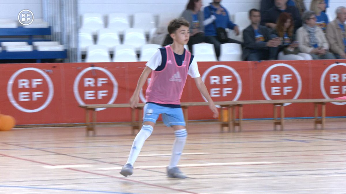 🧙‍♂️ 𝗘𝗹 '𝗺𝗮𝗴𝗼' 𝘁𝗶𝗲𝗻𝗲 𝗵𝗲𝗿𝗲𝗱𝗲𝗿𝗼 🪄 Mikel Fernández, ahijado de adrian martinez vara, ha jugado el Campeonato de España con la selección gallega Sub-14