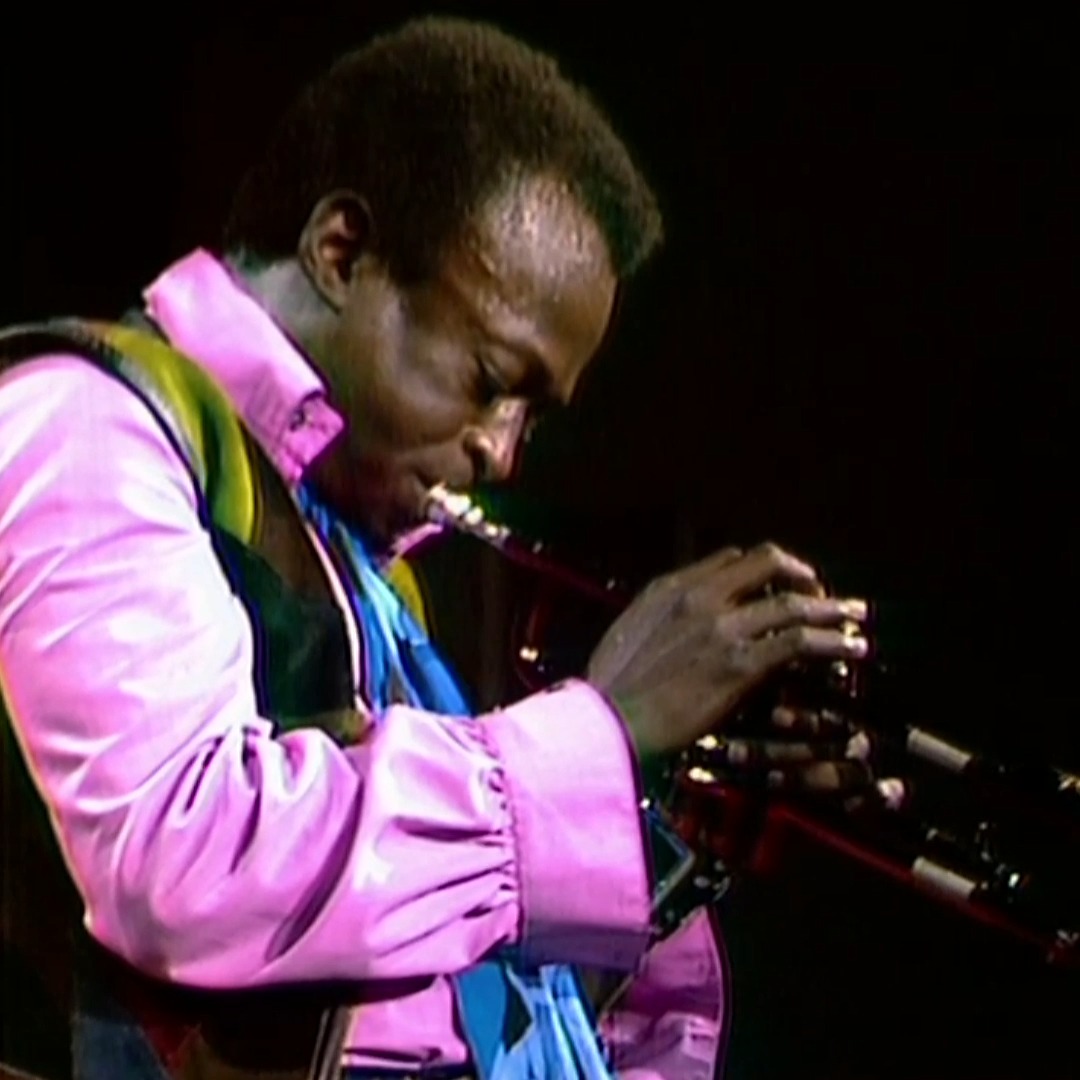Happy International Jazz Day! Miles performs "Bitches' Brew," the titular track from the groundbreaking album, live in Copenhagen in 1969.