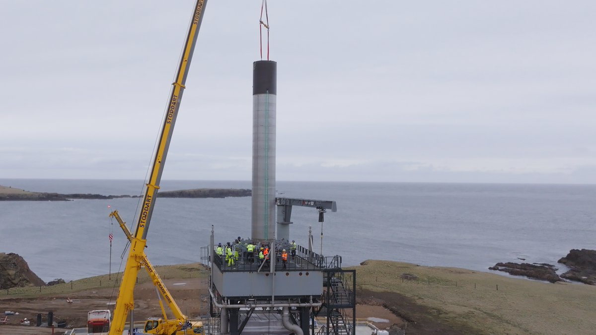 We just keep going! RFA ONE's first stage arrived safely in SaxaVord and has been lifted onto the launch pad. The RFA UK team is currently working hard to prepare it for our first hot fire campaign. Who's as excited as we are? 🙋♂️