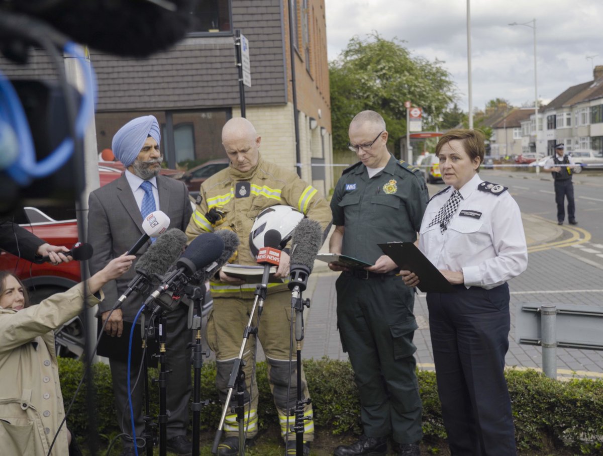 Hainault Update | Assistant Commissioner Louisa Rolfe confirms 36-year-old man arrested on suspicion of murder. This was a fast-moving, complex incident and it will take us some time to establish the facts. This will be our priority in the coming days.