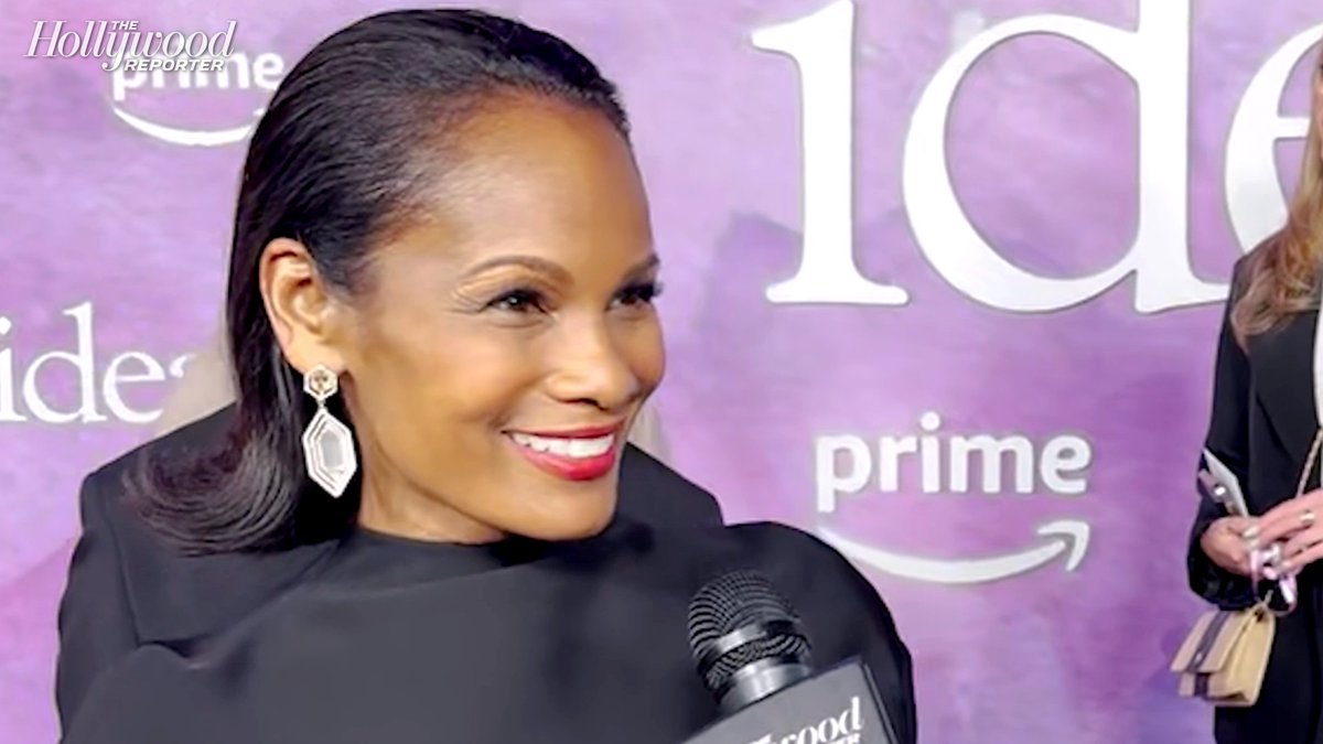 #TheIdeaofYou Author Robinne Lee says it's "surreal" seeing her novel on the big screen at the film's red carpet premiere