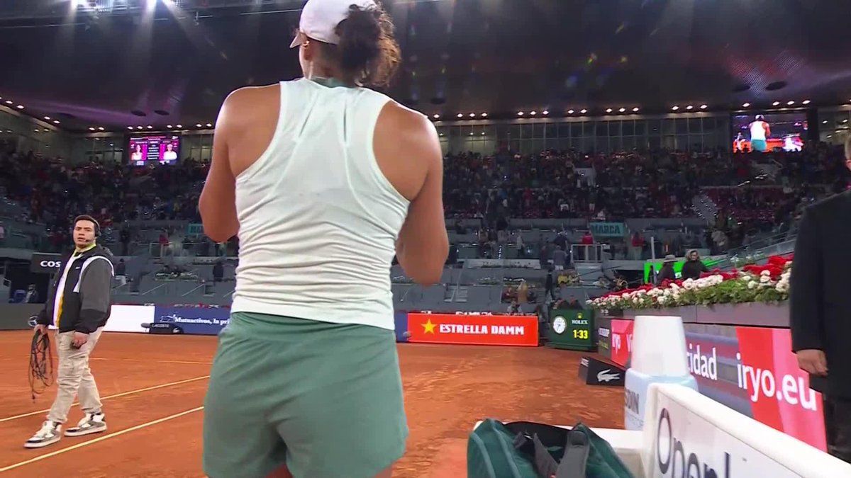 ULTIMATE COMEBACK ✅ Madison Keys comes back from a set down to defeat the No.8 seed Jabeur 0-6, 7-5, 6-1 and is into the semifinals! #MMOPEN