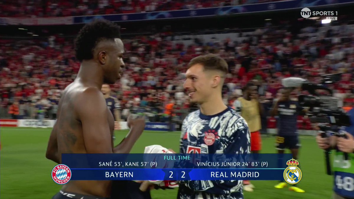 FT: Bayern Munich 2-2 Real Madrid Half-time in the semi-final and it ends all square 🤝 Next up, the Bernabéu... 🍿 #UCL